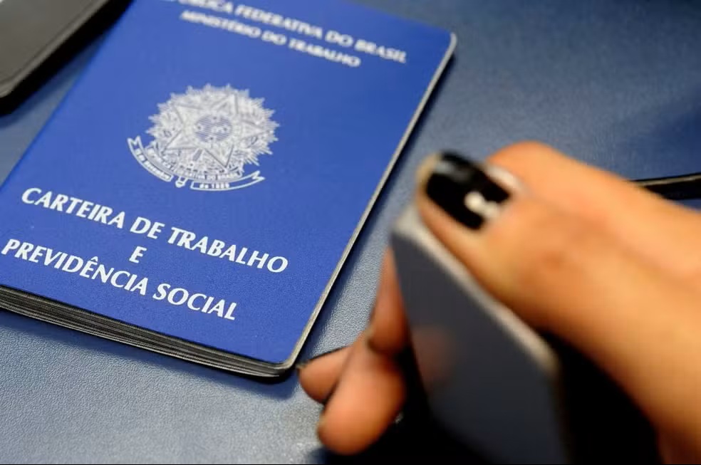 Desemprego atinge mínima histórica em 19 estados e DF em 2025. Taxa média anual cai para 5,6%