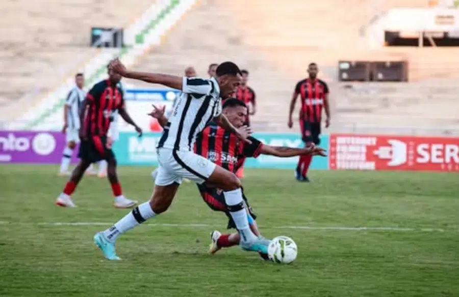 Treze sofre, mas vence Confiança-PB e volta ao G-4 do Paraibano